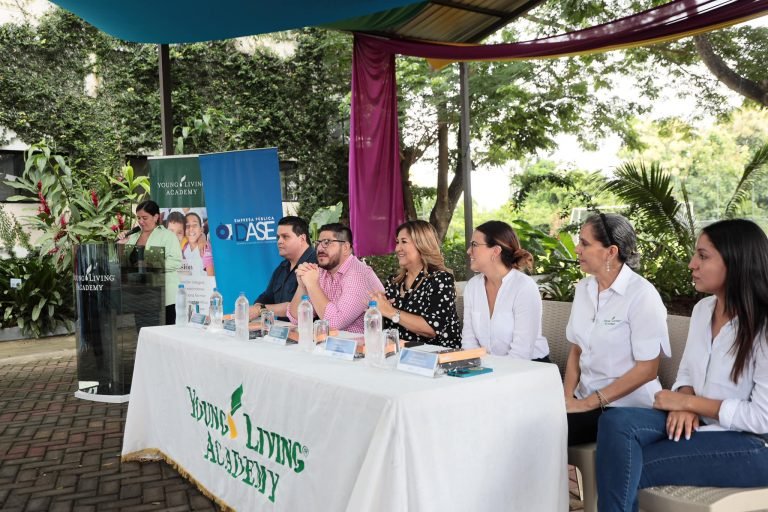 Alianza estratégica por la educación con Fundación Young Living
