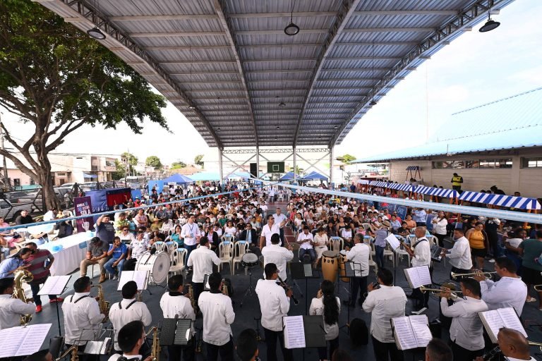 Alrededor de dos mil personas beneficiadas en la primera feria de servicios “Compartir Ciudadano”