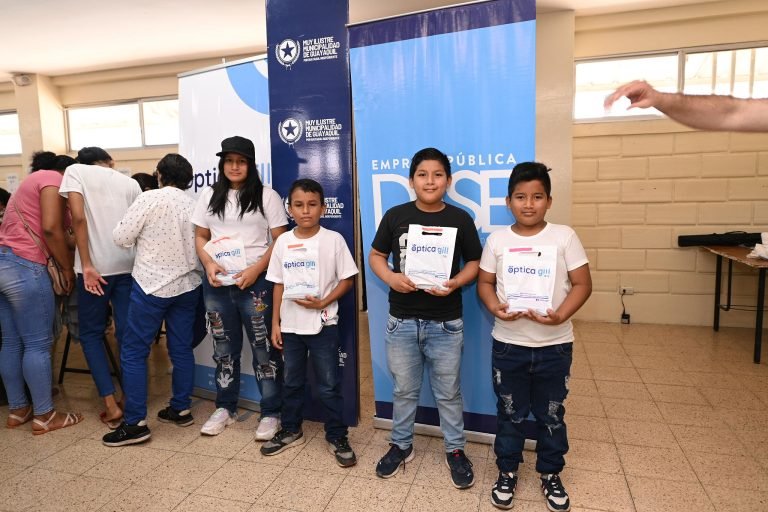 Con salud visual se benefician niñas y niños guayaquileños