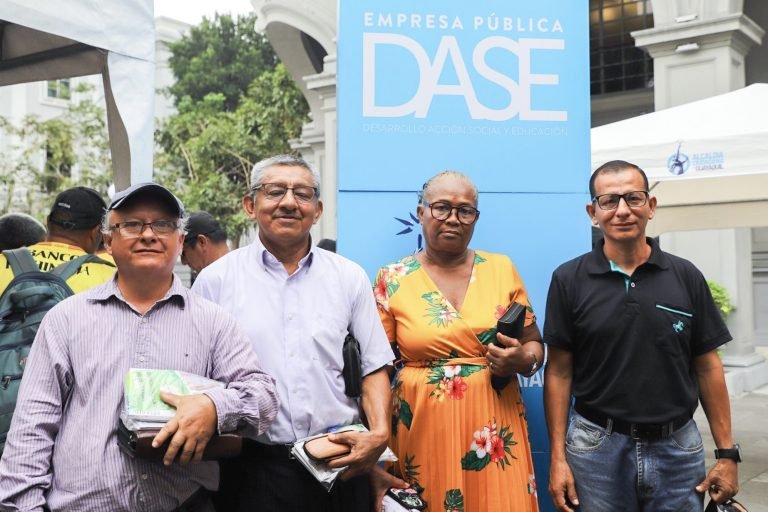 Con salud visual se beneficia a 250 guayaquileños