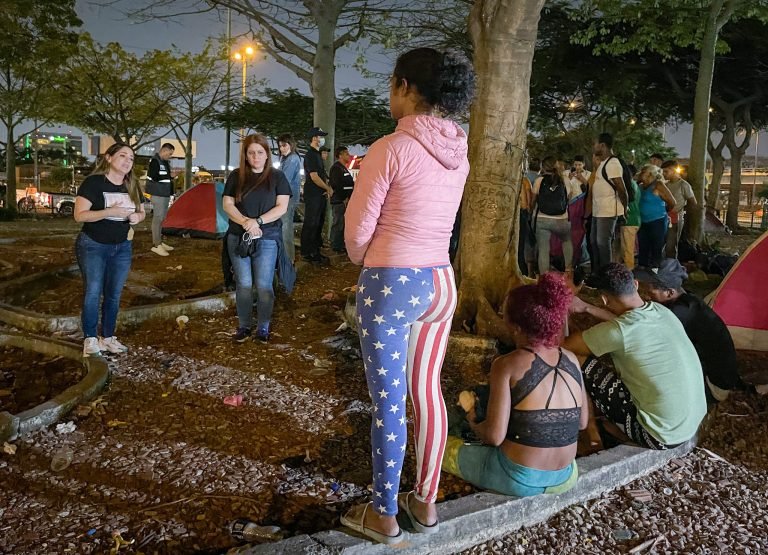 Operativo nocturno brindó asistencia social y médica a personas en situación de calle