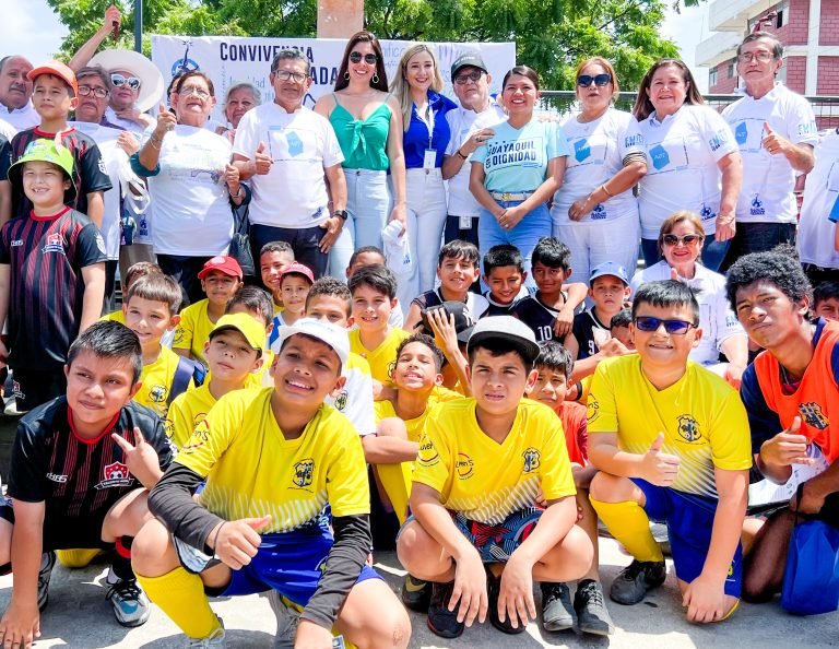 DASE y direcciones municipales ofrecieron sus servicios a 500 moradores de Sauces IV
