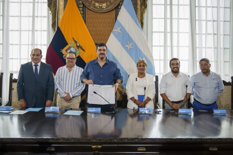 DASE firmó convenio con las Alcaldías de Babahoyo, Quevedo, Ventanas y Buena Fe para impulsar la educación